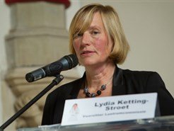 Opening Lustrumcongres: Yes, we care! Zorgen voor Morgen Voorzitter Lustrumcommissie en dagvoorzitter  Lydia Ketting-Stroet