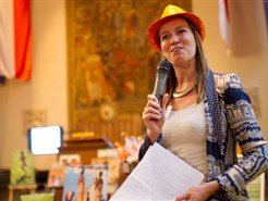 Caroline Schneeberger maakt de winnaar van de fotowedstrijd: Yes, we care! bekend