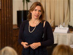 Lezing Dr. (Antoinette) A. Maassen van den Brink - Gendersensitief basaal onderzoek: zoeken naar een oplossing voor migraine