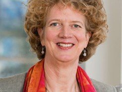 Angelique van Dam,  huisarts n.p. Supervisor- en intervisor huisartsopleiding, NHG supervisor, individuele- en teamcoach, trainer internationale coachings- en leadership opleidingen.